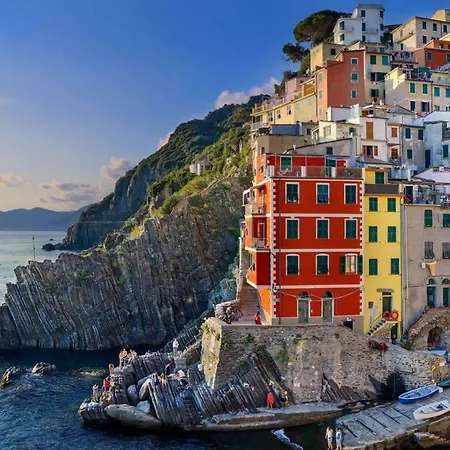Luisa Lunigiana In Cinque Terre *
